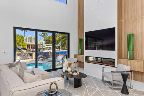 $5,999,995 | 620 Coral Way, Fort Lauderdale, FL 33301