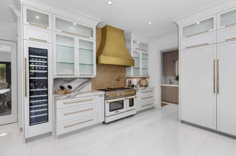 $5,999,995 | 620 Coral Way, Fort Lauderdale, FL 33301