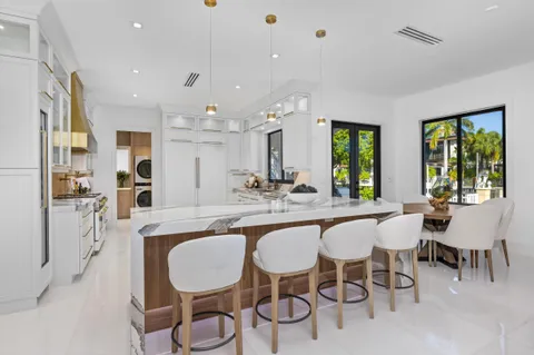 $5,999,995 | 620 Coral Way, Fort Lauderdale, FL 33301