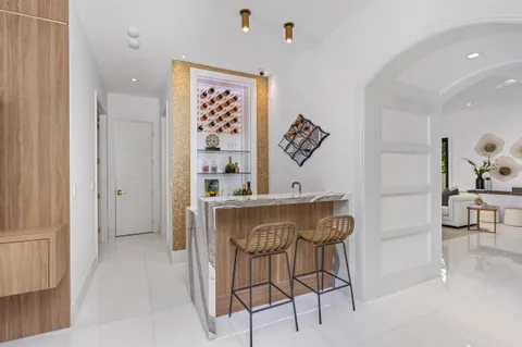 $5,999,995 | 620 Coral Way, Fort Lauderdale, FL 33301