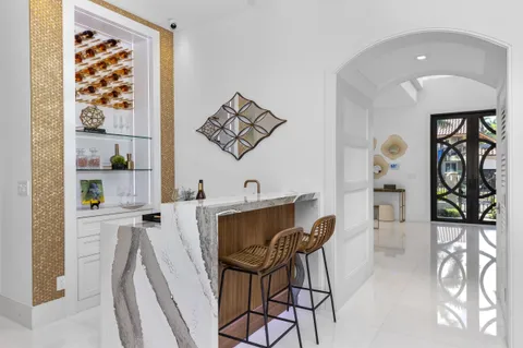 $5,999,995 | 620 Coral Way, Fort Lauderdale, FL 33301