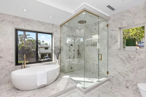 $5,999,995 | 620 Coral Way, Fort Lauderdale, FL 33301