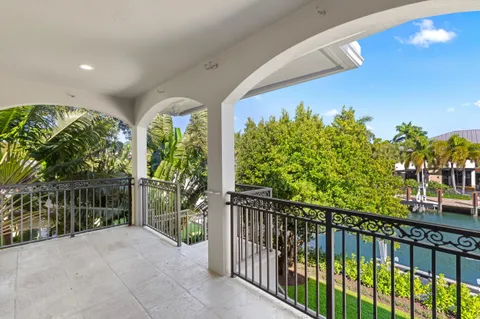 $5,999,995 | 620 Coral Way, Fort Lauderdale, FL 33301