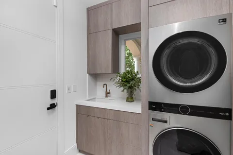 $5,999,995 | 620 Coral Way, Fort Lauderdale, FL 33301