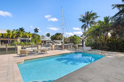 $5,999,995 | 620 Coral Way, Fort Lauderdale, FL 33301