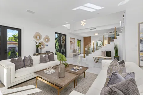 $5,999,995 | 620 Coral Way, Fort Lauderdale, FL 33301