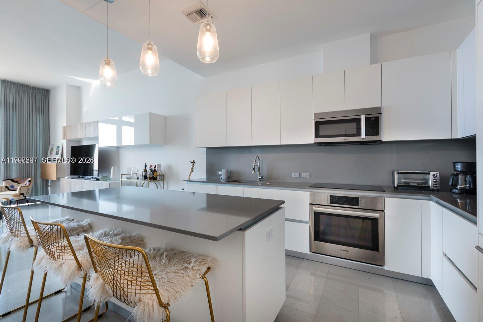 88 Southwest 7th Street, Unit 4106 Miami, FL 33130 - Photo 10 of 21 Photo 10