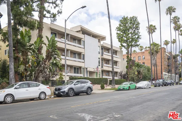 $2,300 | 425 South Kenmore Avenue, Unit 311, Los Angeles, CA 90020