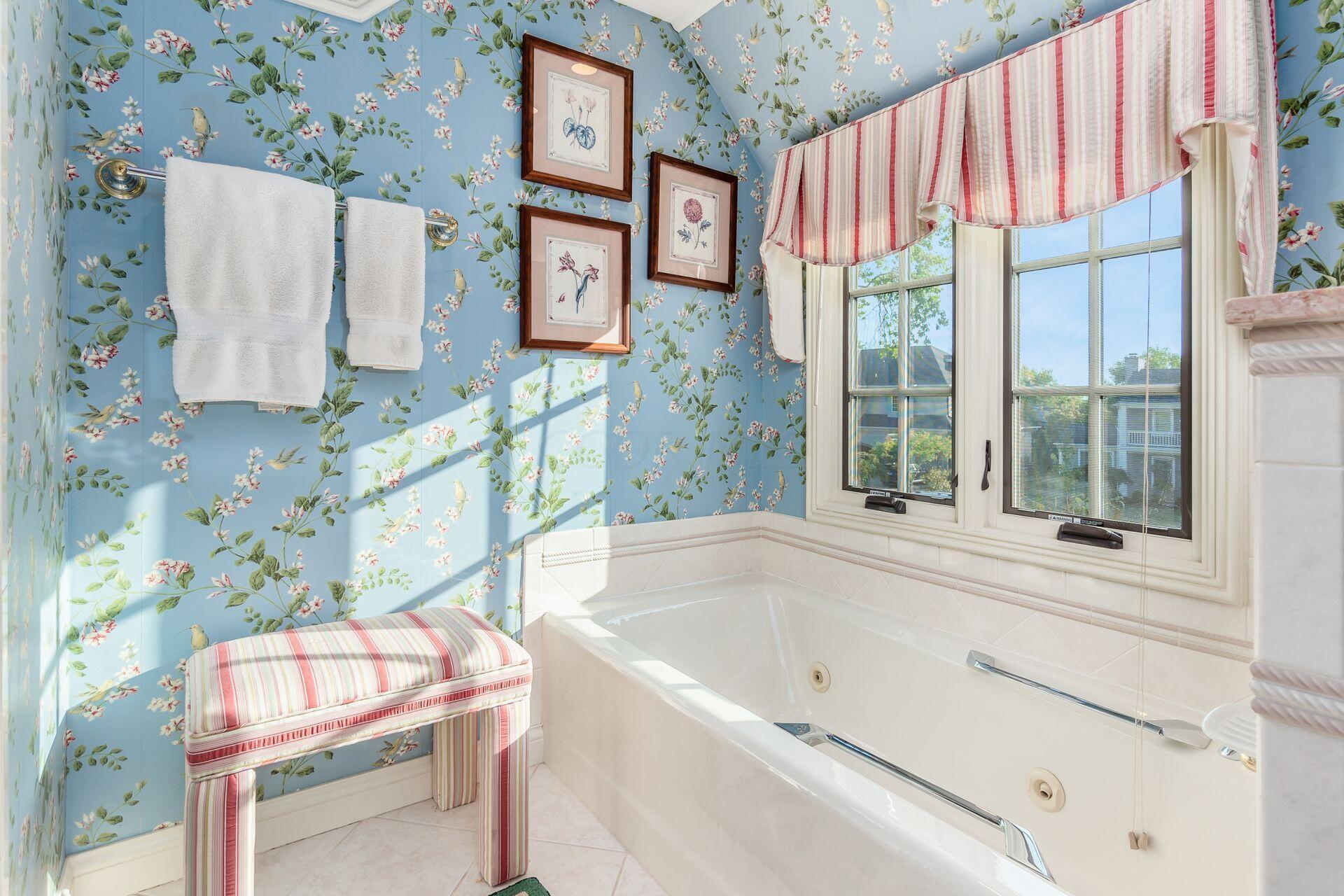 1980 Upper Chelsea Road Columbus, OH 43221 - Photo 25 of 40 Owner's Suite Bath