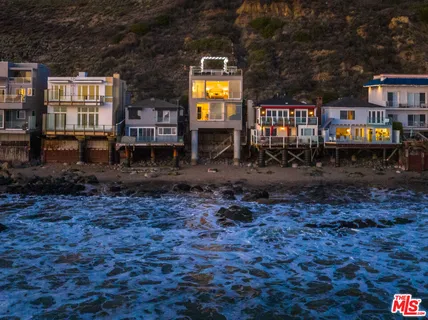 $2,900,000 | 19144 Pacific Coast Highway, Malibu, CA 90265