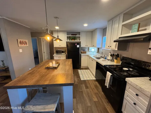 $2,000 | 113 Moores Landing Road, Hampstead, NC 28443