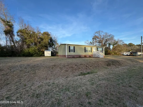 $2,000 | 113 Moores Landing Road, Hampstead, NC 28443