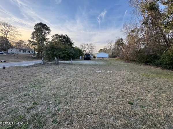 $2,000 | 113 Moores Landing Road, Hampstead, NC 28443