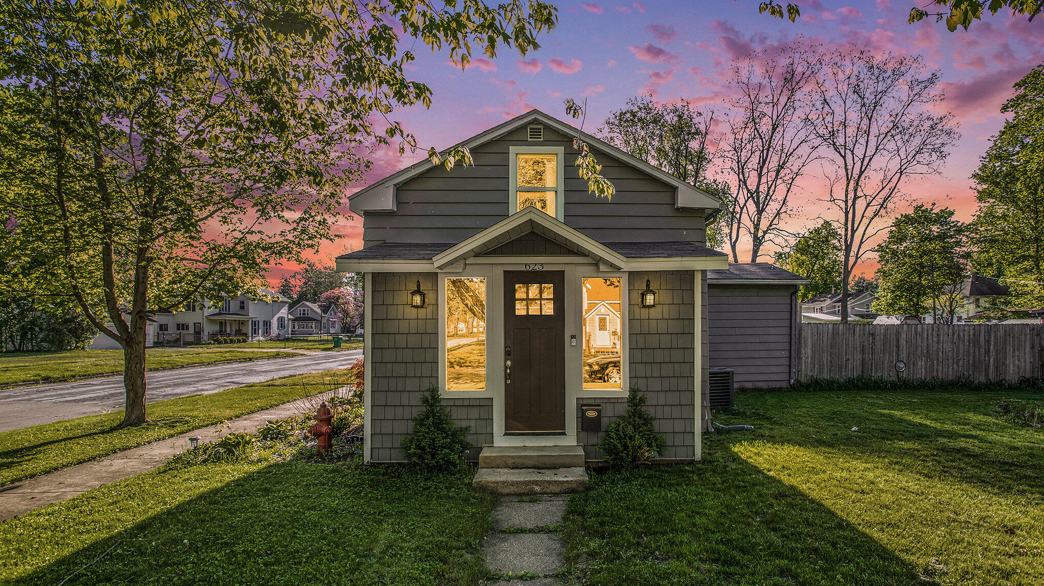623 Walnut Street Three Rivers, MI 49093 - Photo 1 of 21 001_img_0046_-_twilight