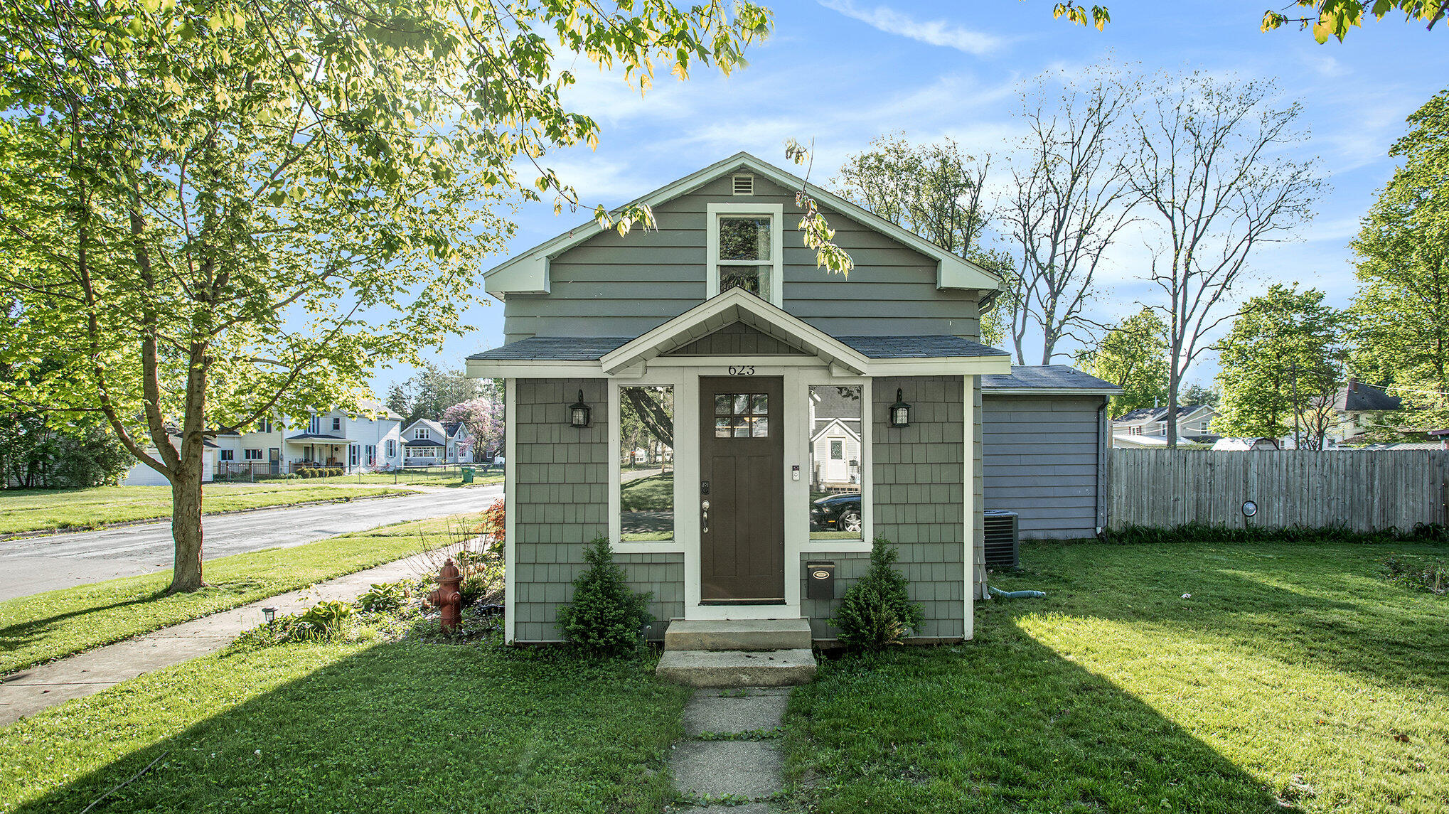 623 Walnut Street Three Rivers, MI 49093 - Photo 2 of 21 002_img_0046