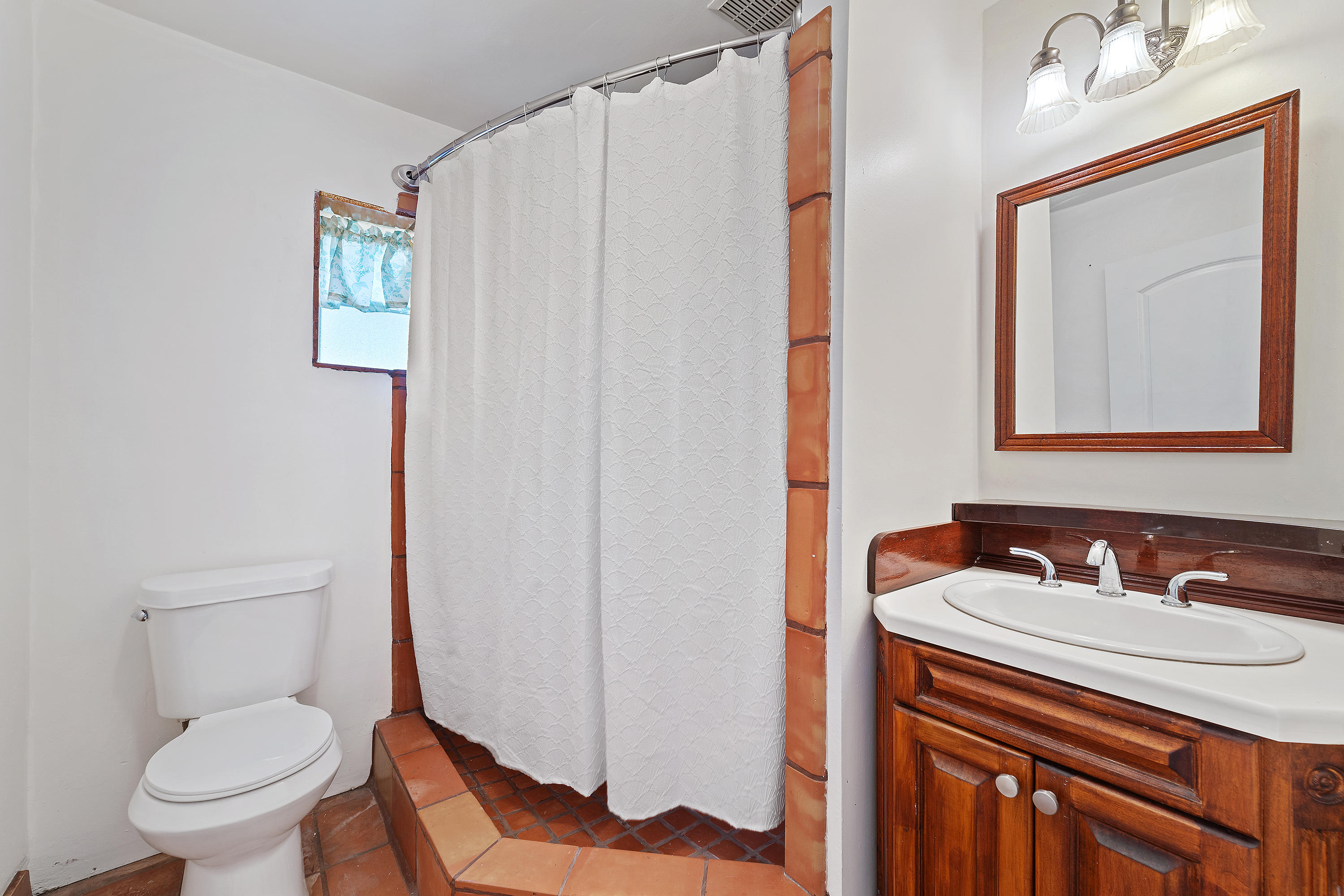 40 West 10th Street Riviera Beach, FL 33404 - Photo 12 of 37 _DSC8315