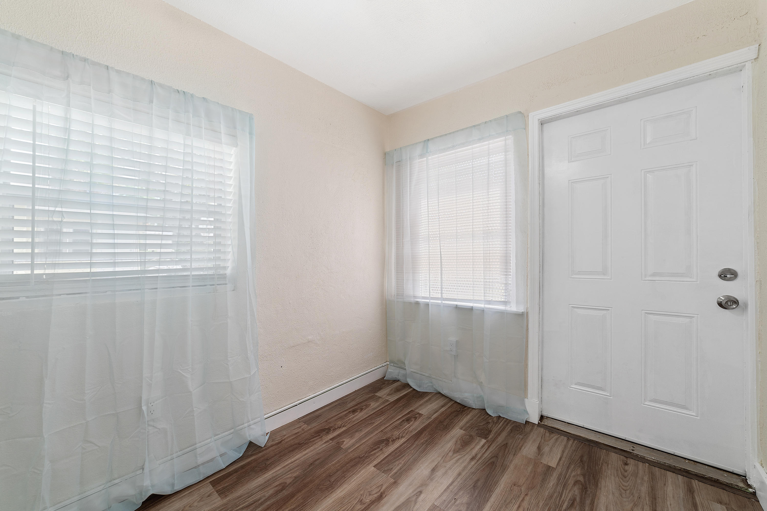 40 West 10th Street Riviera Beach, FL 33404 - Photo 17 of 37 _DSC8353