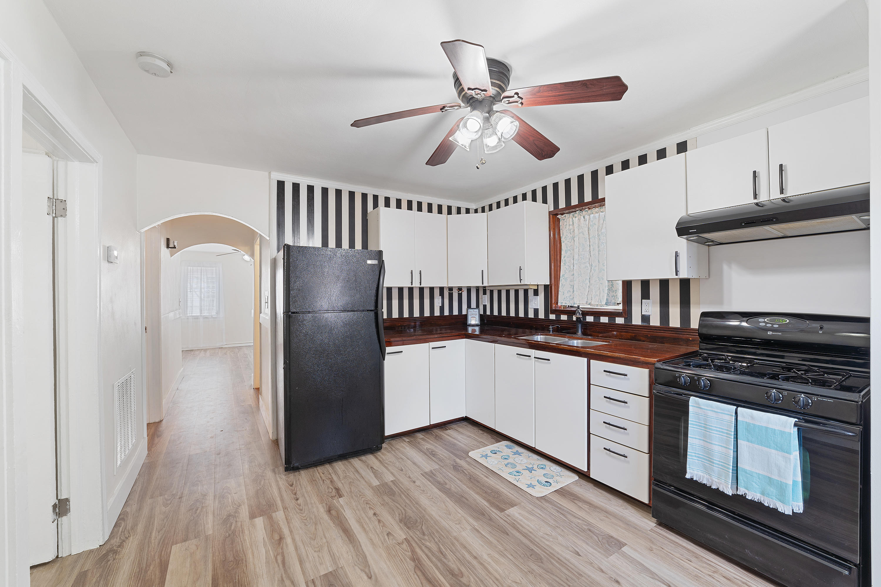 40 West 10th Street Riviera Beach, FL 33404 - Photo 21 of 37 _DSC8395