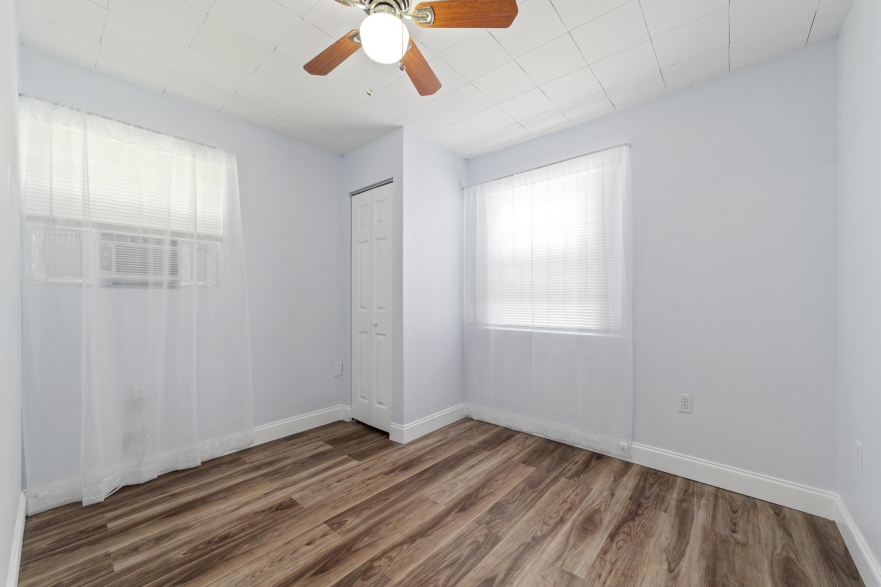 40 West 10th Street Riviera Beach, FL 33404 - Photo 26 of 37 _DSC8433