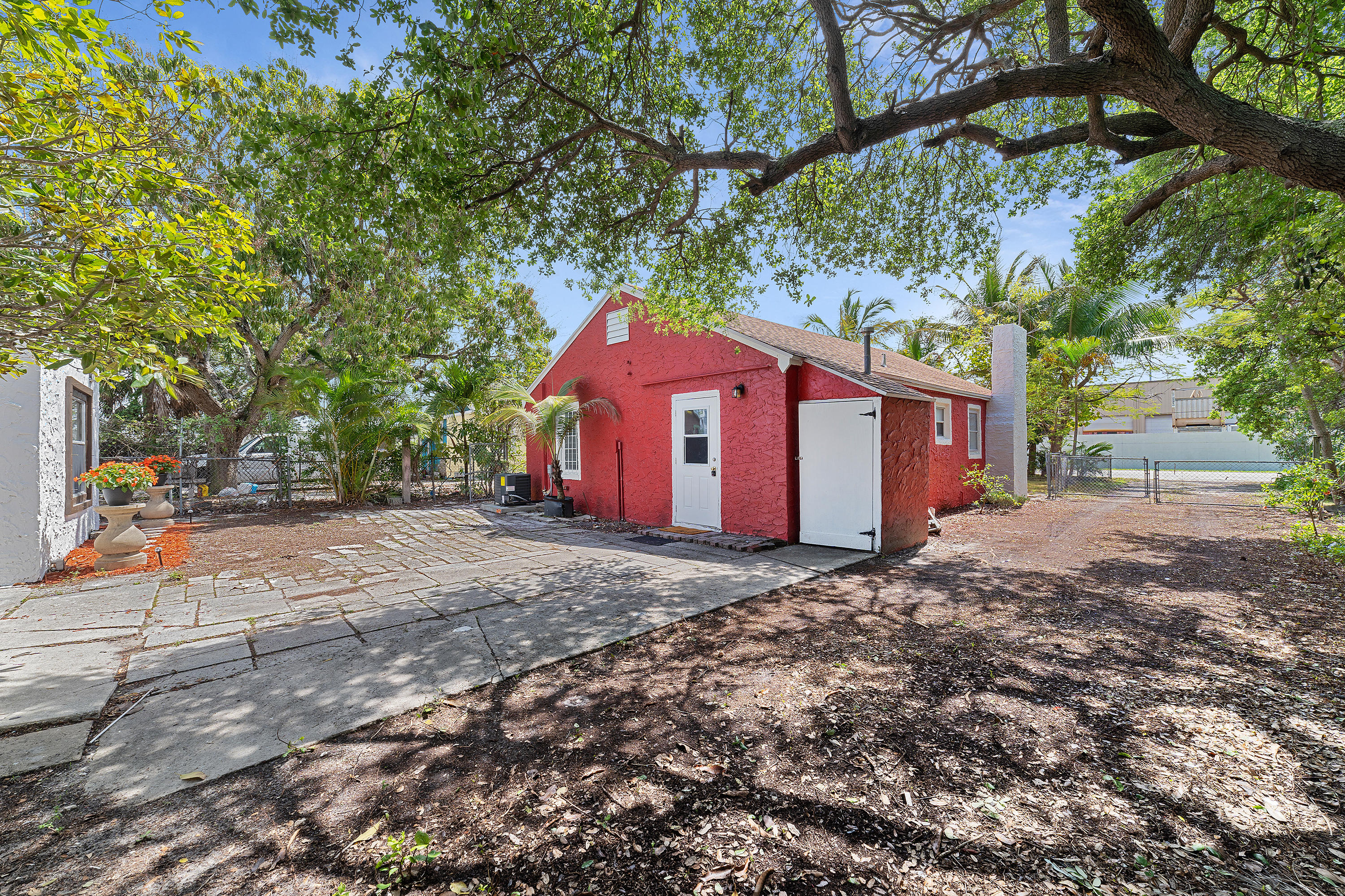 40 West 10th Street Riviera Beach, FL 33404 - Photo 5 of 37 _DSC8280