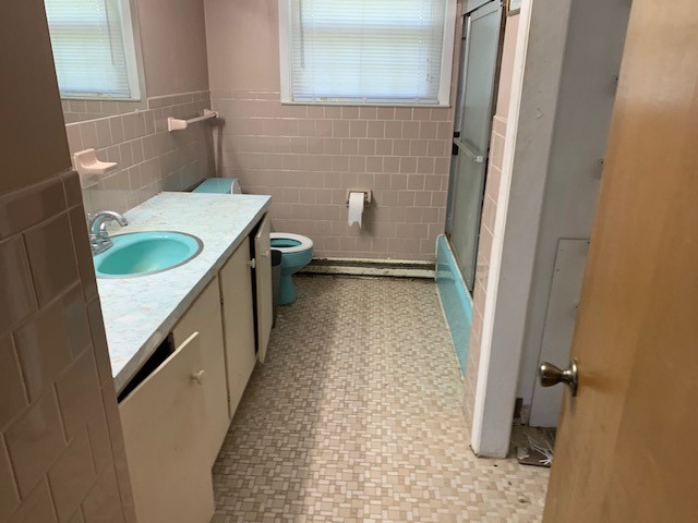 247 Paradis Avenue Woonsocket, RI 02895 - Photo 11 of 32 Gallery Image 11
