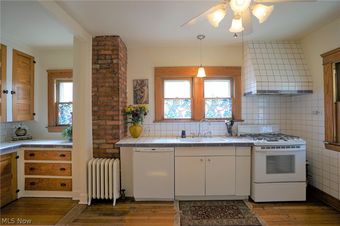 2884 Huntington Road Cleveland, OH 44120 - Photo 12 of 34