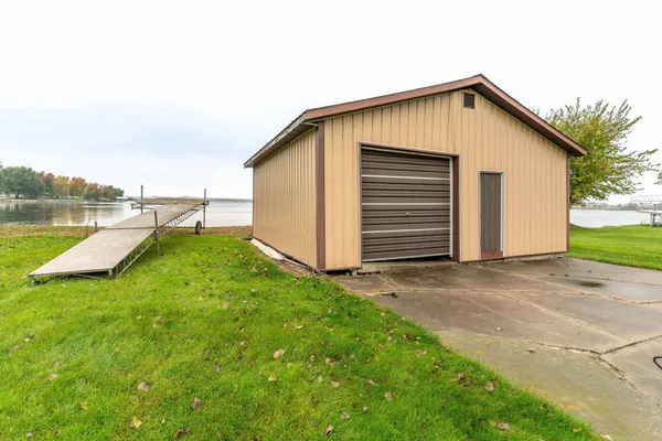 $199,900 | 27361 Oak Point Road, Elbow Lake, MN 56531