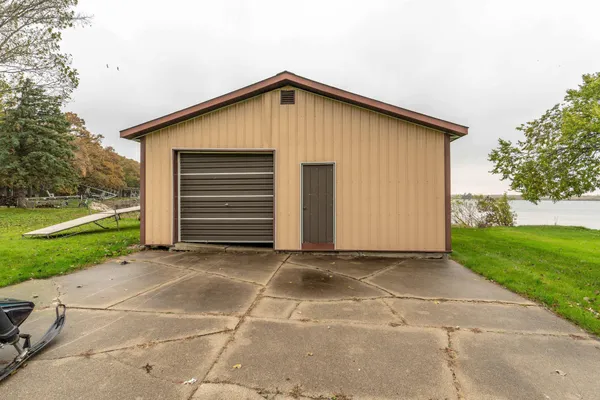 $199,900 | 27361 Oak Point Road, Elbow Lake, MN 56531