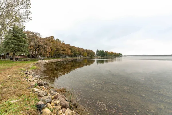 $199,900 | 27361 Oak Point Road, Elbow Lake, MN 56531