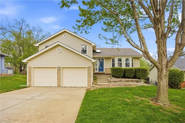 $349,900 | 6721 North St Clair Court, Kansas City, MO 64151