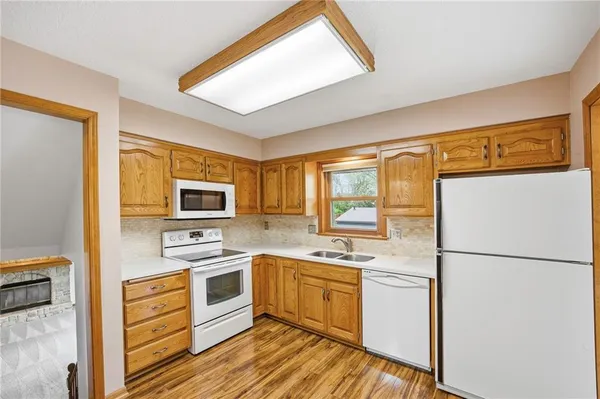 $349,900 | 6721 North St Clair Court, Kansas City, MO 64151