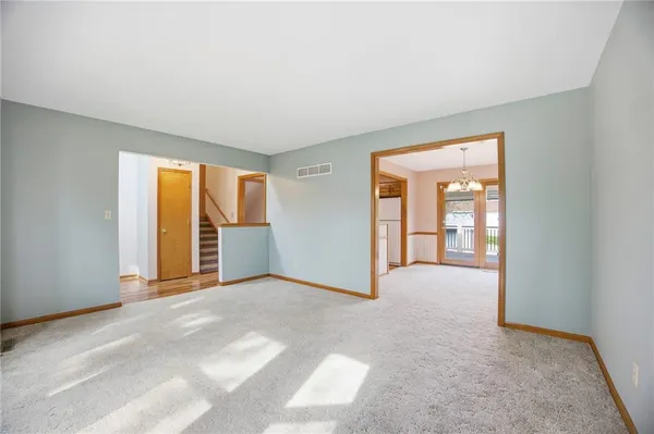 $349,900 | 6721 North St Clair Court, Kansas City, MO 64151