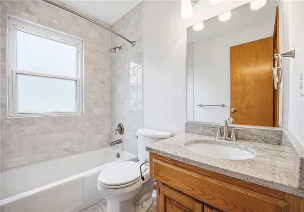 $349,900 | 6721 North St Clair Court, Kansas City, MO 64151