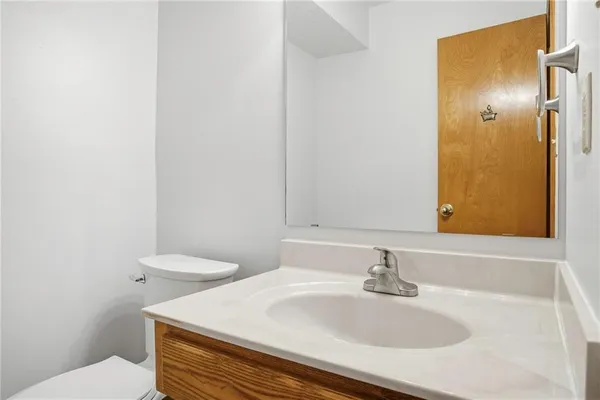 $349,900 | 6721 North St Clair Court, Kansas City, MO 64151