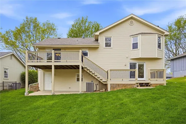$349,900 | 6721 North St Clair Court, Kansas City, MO 64151