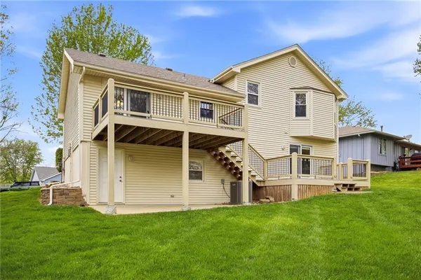 $349,900 | 6721 North St Clair Court, Kansas City, MO 64151