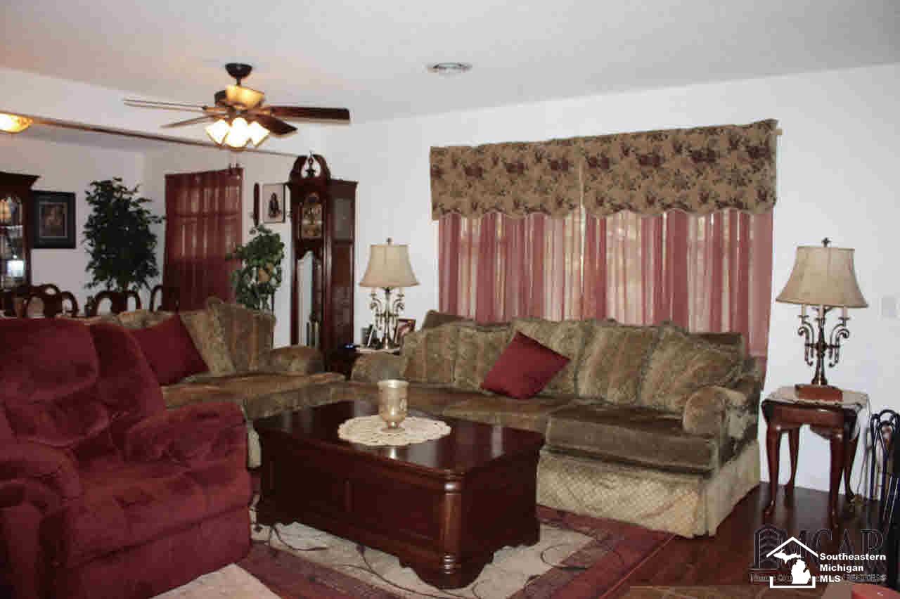 14638 Ida Center Road Petersburg, MI 49270 - Photo 11 of 30 Living room