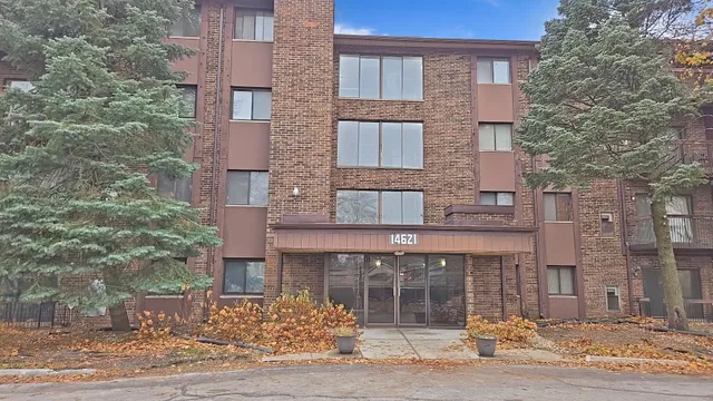 $39,900 | 14621 Greenwood Road, Unit 406, Dolton, IL 60419