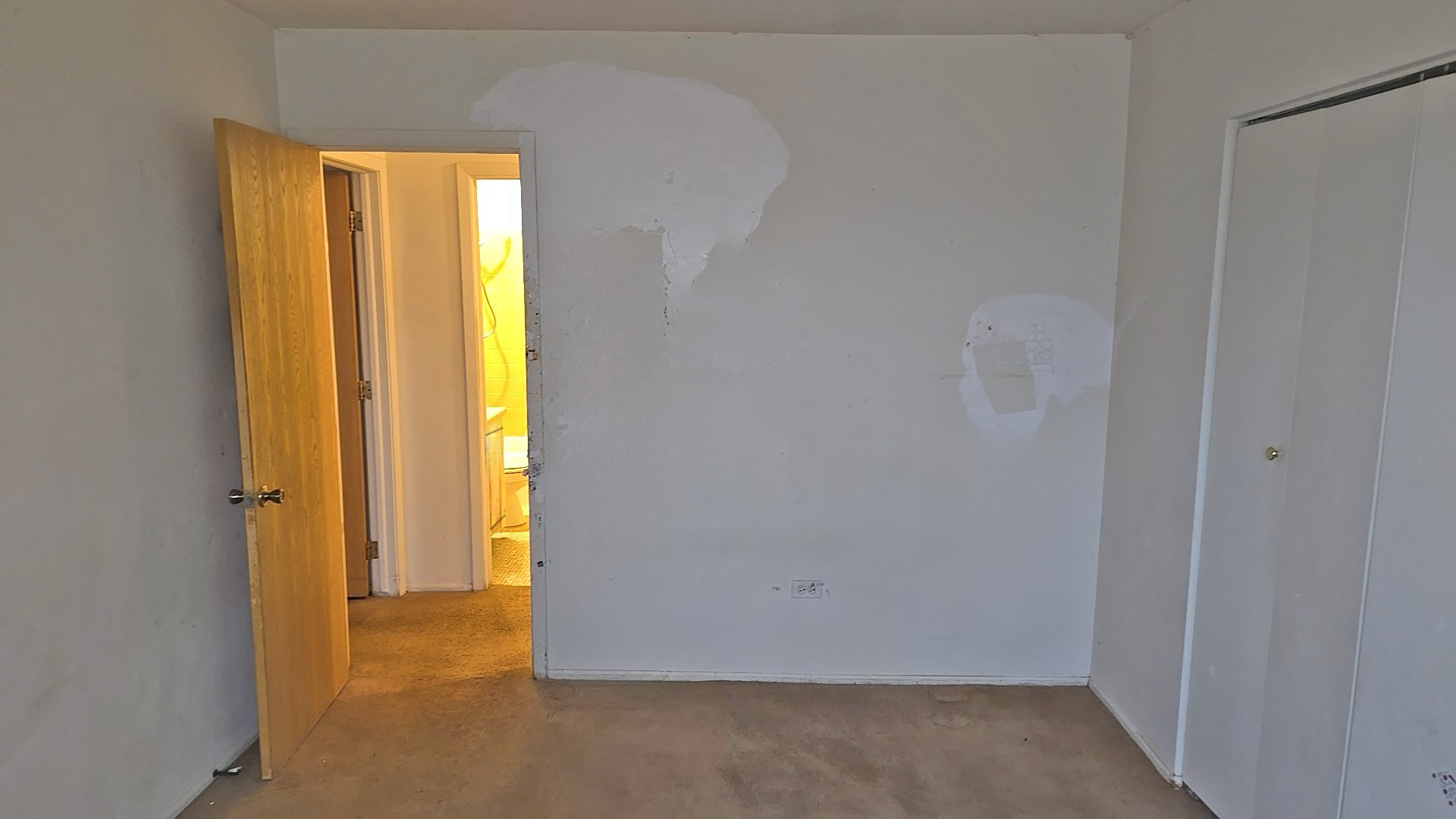 14621 Greenwood Road, Unit 406 Dolton, IL 60419 - Photo 14 of 21 a view of an empty room