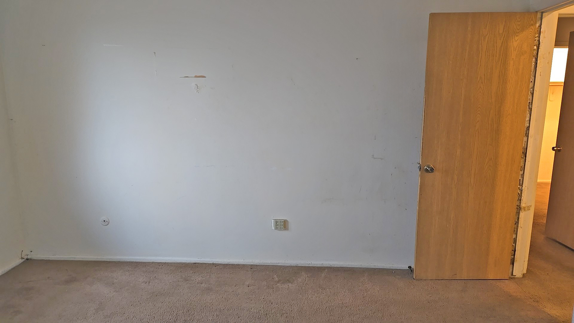 14621 Greenwood Road, Unit 406 Dolton, IL 60419 - Photo 15 of 21 a view of an empty room