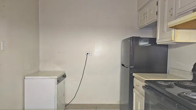 $39,900 | 14621 Greenwood Road, Unit 406, Dolton, IL 60419