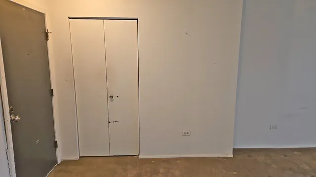 $39,900 | 14621 Greenwood Road, Unit 406, Dolton, IL 60419