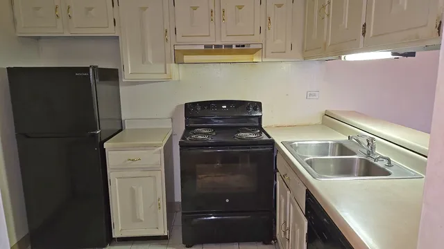 $39,900 | 14621 Greenwood Road, Unit 406, Dolton, IL 60419