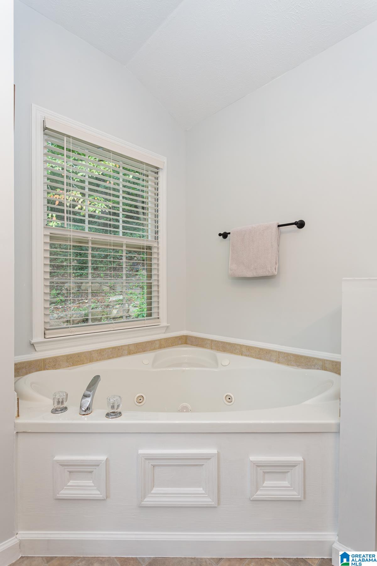 307 Shamrock Road Anniston, AL 36207 - Photo 17 of 41