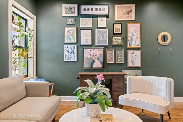 $2,500 | 1454 West Roscoe Street, Unit 2W, Chicago, IL 60657