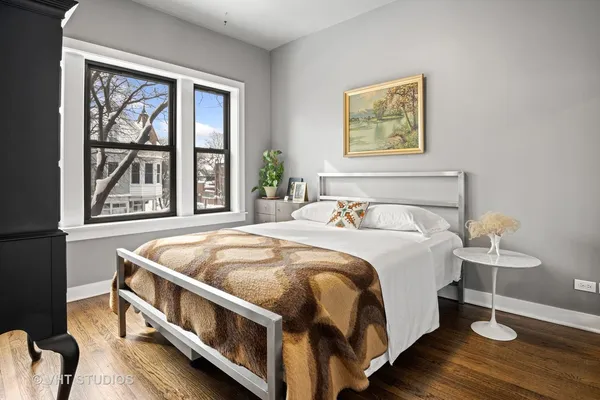 $2,500 | 1454 West Roscoe Street, Unit 2W, Chicago, IL 60657