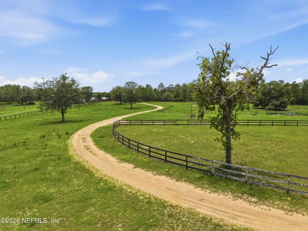 $799,900 | 8449 Highway 100, Melrose, FL 32666