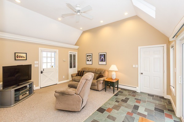142 Haverhill Road Topsfield, MA 01983 - Photo 4 of 26 Gallery Image 4