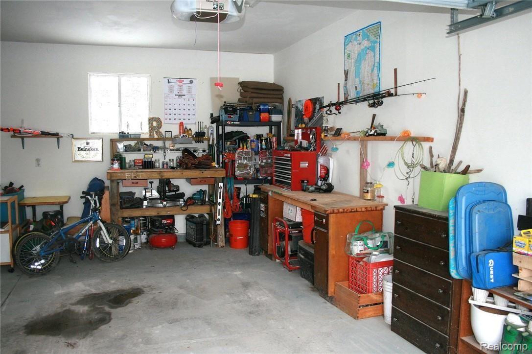 126 Henderson Road Howell, MI 48855 - Photo 18 of 18 10 garage.jpg