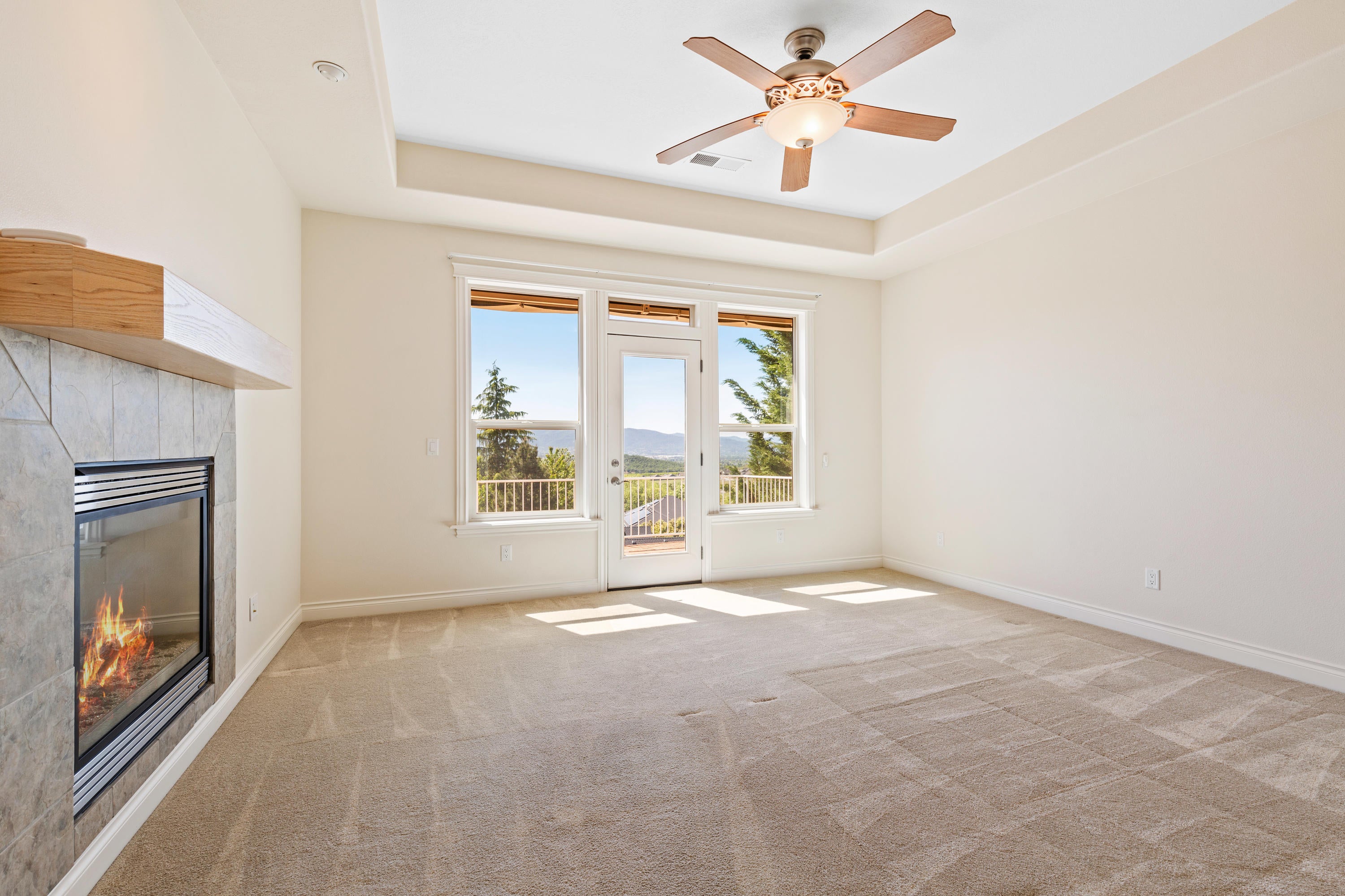 4335-4337 Murryhill Terrace Medford, OR 97504 - Photo 13 of 38 Primary Bedroom #1